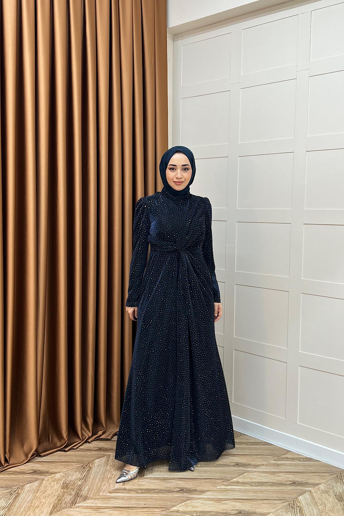 Sofia Taş Detay Drapeli Abiye Lacivert