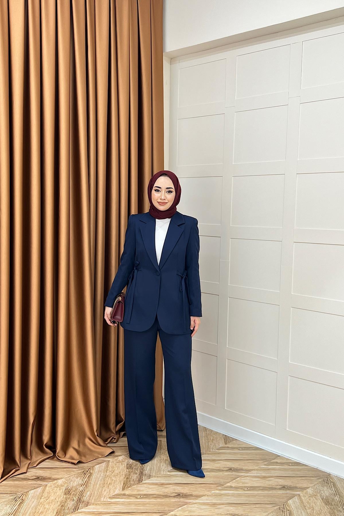 Zeina Bel Detay Ceketli Takım Lacivert