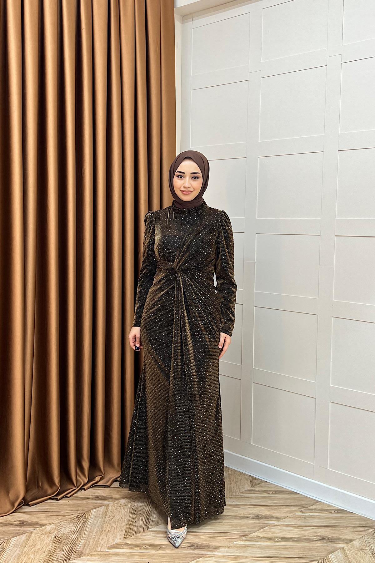 Sofia Taş Detay Drapeli Abiye Kahverengi