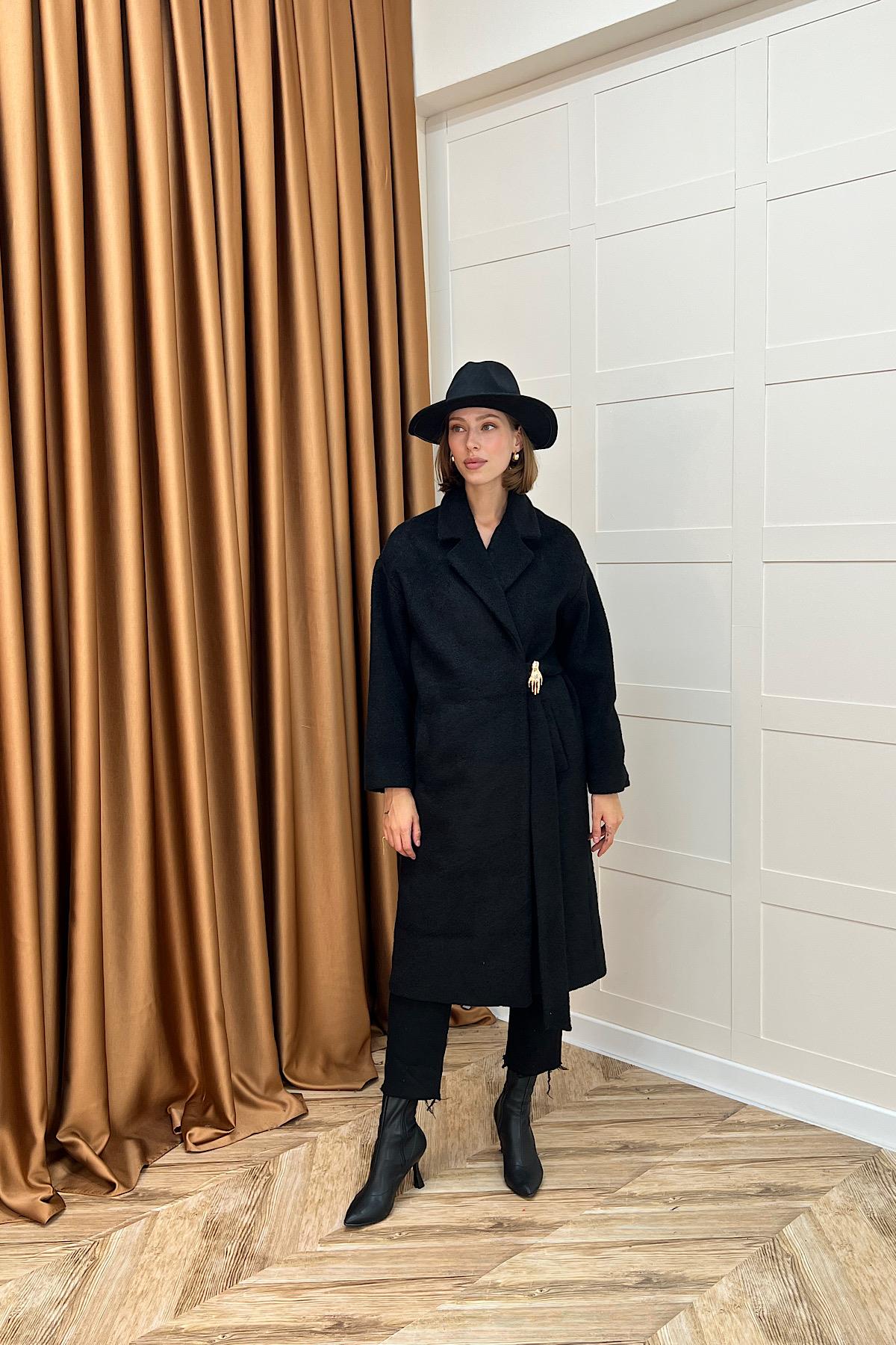 Yaren Premium Kumaş Broş Detay Kaban Siyah