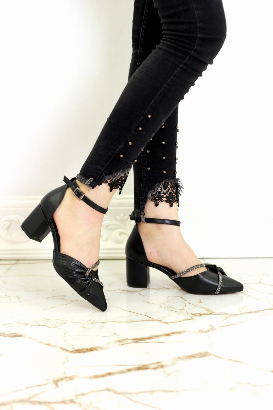 Nicola Kadın Taşlı Bantlı Topuklu Ayakkabı