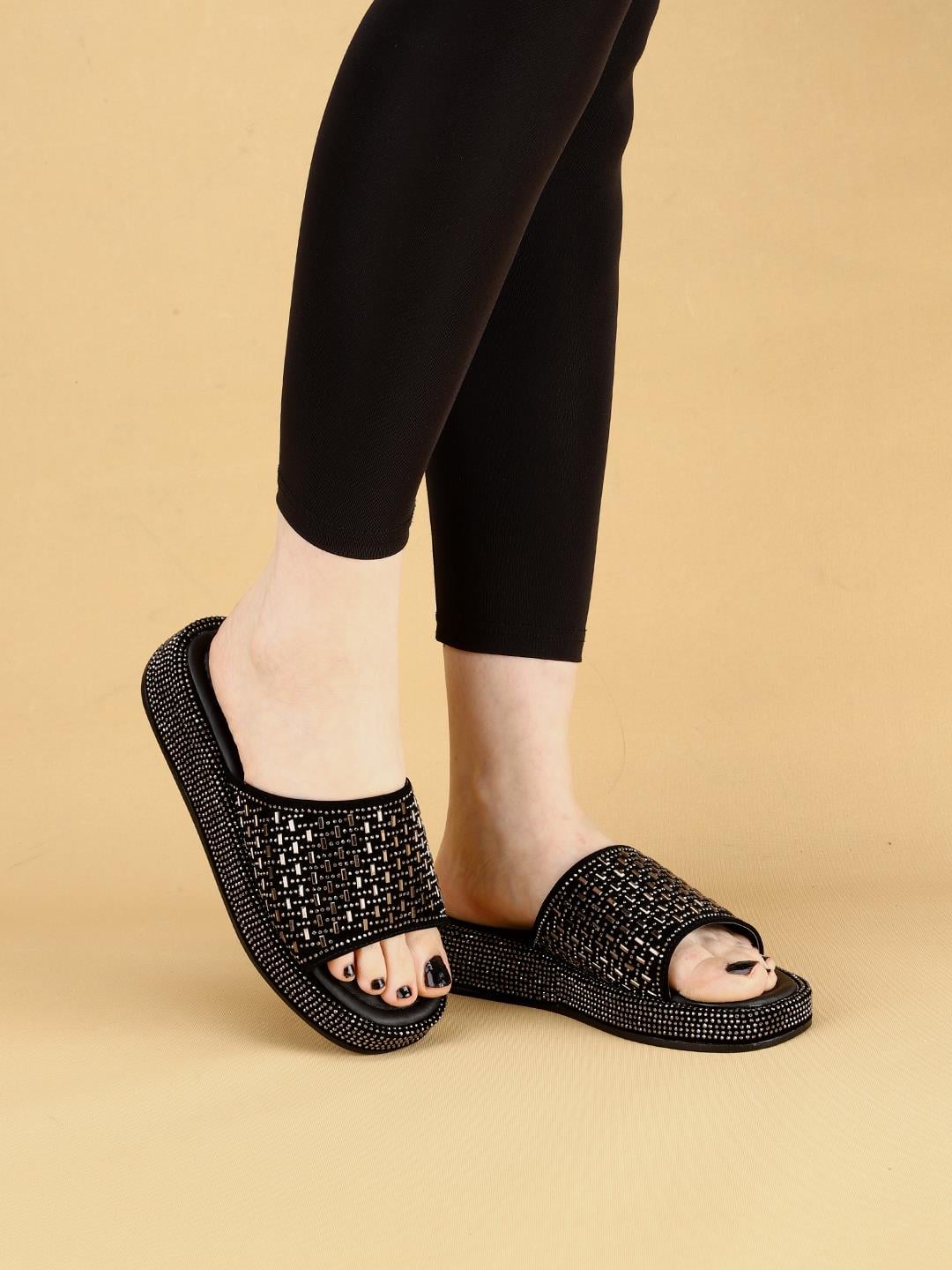 LAYKLY Taş Detaylı Parlak Yazlık Model  Platform Kadın platin terlik