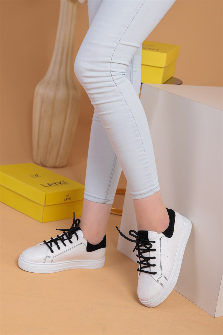 Rocc Beyaz Siyah Kadın Spor Ayakkabı