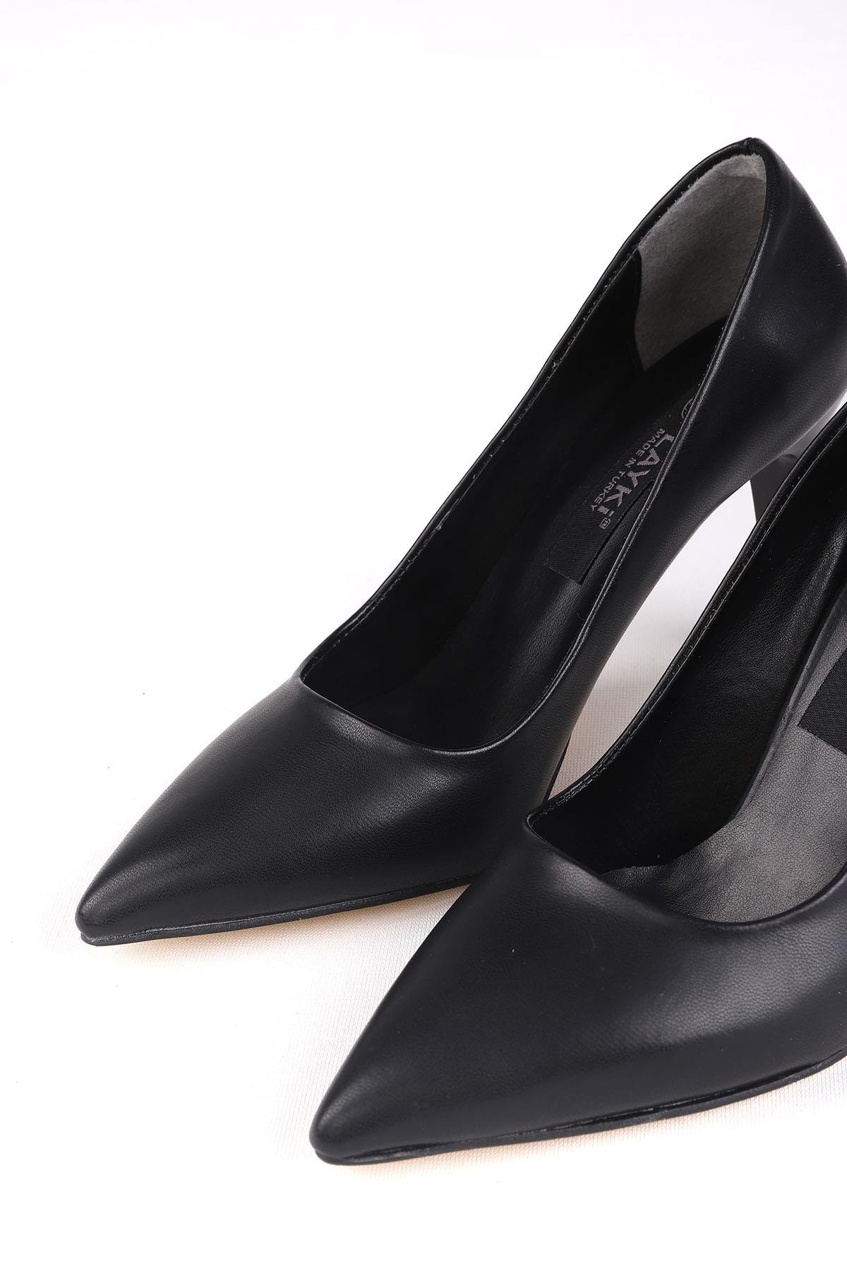 Sterio Kadın Siyah Stiletto Sivri Burun Topuklu Ayakkabı