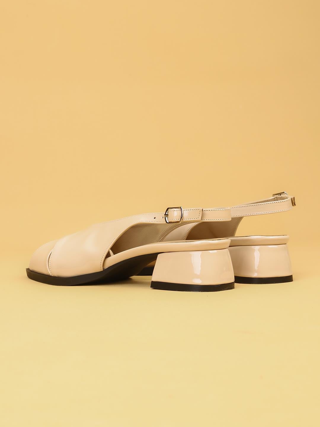 KEIRY Parlak Rugan Bej Slingback Arkadan Bağlamalı Topuklu Bej Kadın Sandalet 