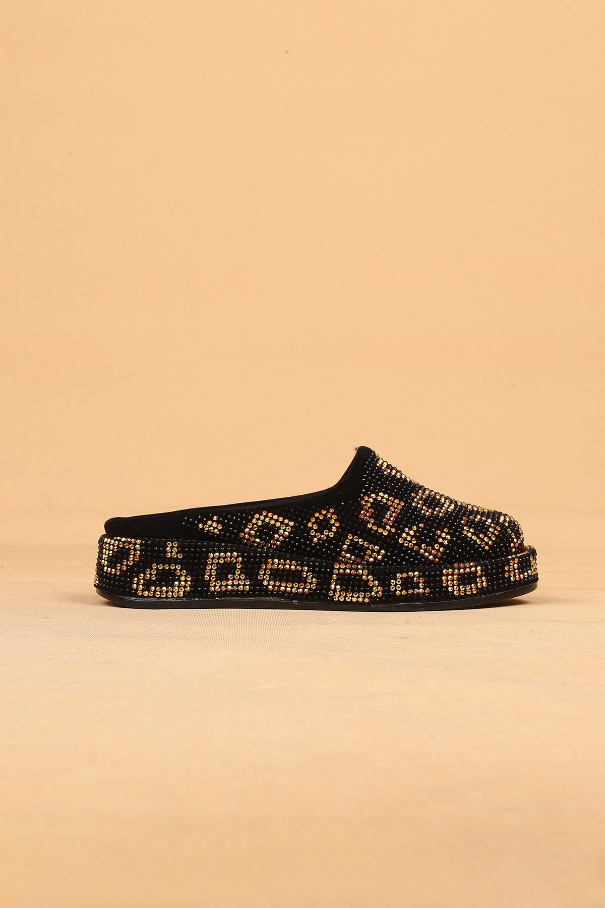 Revan Desenli Taşlı Ortopedik Kadın Terlik