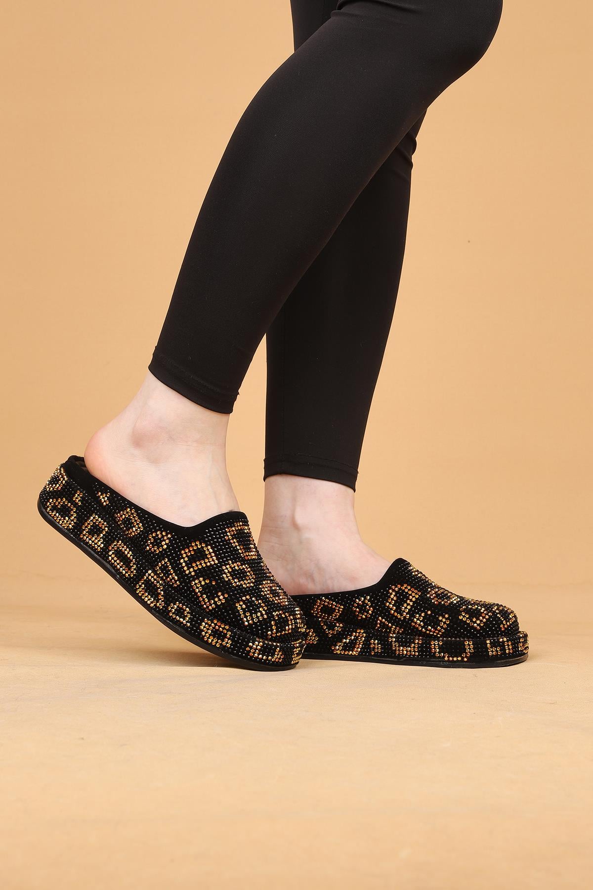 Revan Desenli Taşlı Ortopedik Kadın Terlik