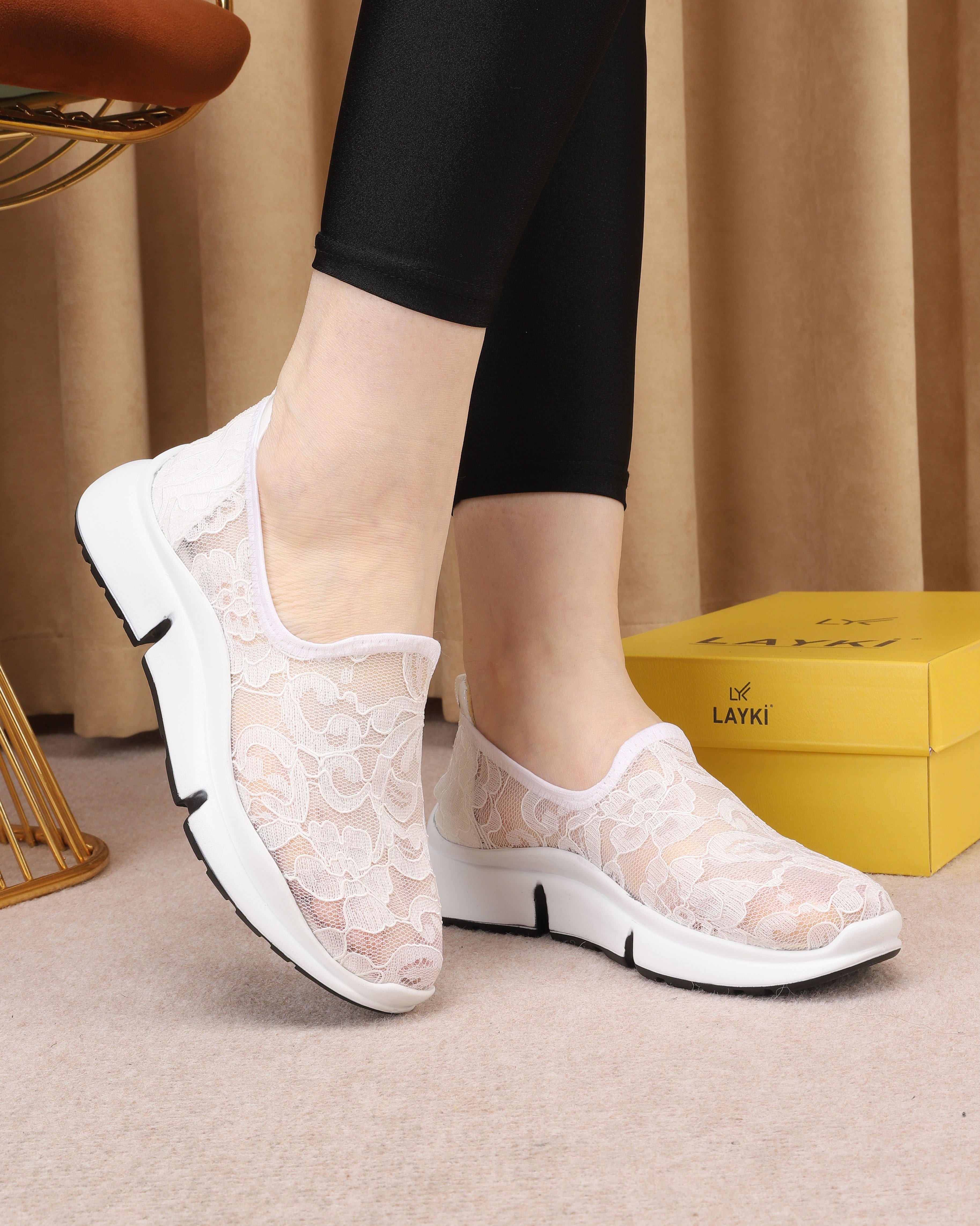 Sela Beyaz Renkli Desenli Yazlık Yürüyüş Ayakkabı Sneakers