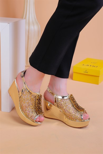 Bross Altın Renk Taşlı Bayan Sandalet