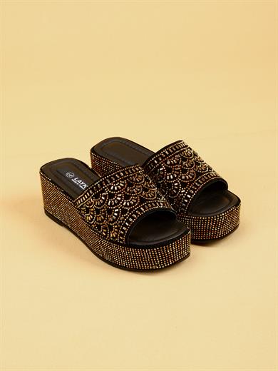 LUXLORA Işıltılı Taş Detaylı Altın Kadın Platform Terlik