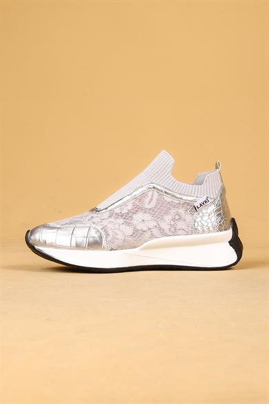 Sora Gümüş Renkli Yazlık Yürüyüş Ayakkabı