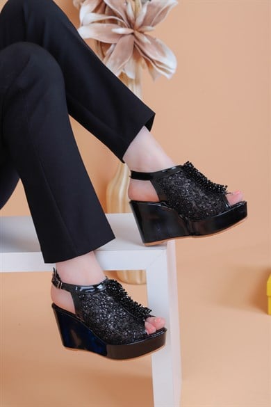 Bross Siyah Renk Taşlı Bayan Sandalet