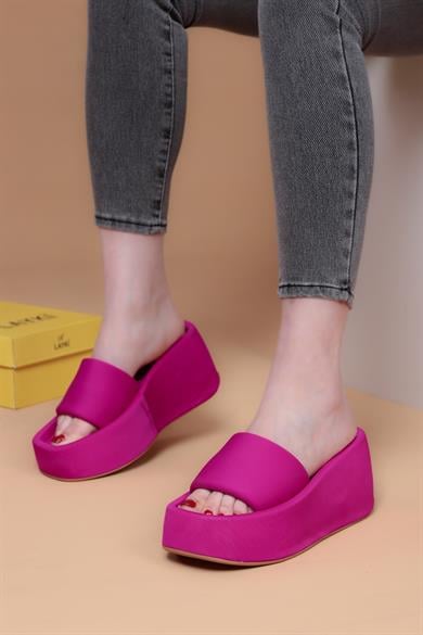 Maria Fuşya Renkli Yüksek Taban Lüx Terlik 8 CM