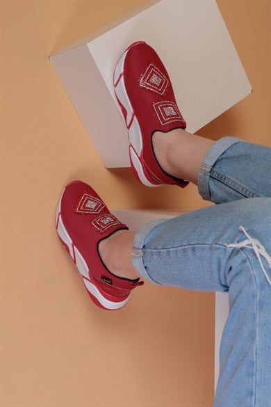 İmmobile Kırmızı Renkli Önü Parlak Taşlı Paraşüt Kumaş Lux Kadın Spor Ayakkabı 