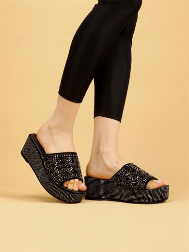 LUXLORA Işıltılı Taş Detaylı Platin Kadın Platform Terlik