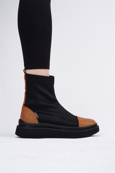 Afron Siyah Renkli Taba Deri Detaylı Taşlı Kışlık Kadın Bot