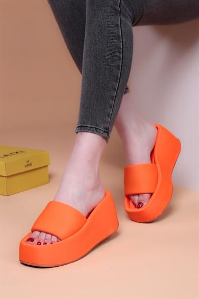 Volga Renkli Yüksek Taban Lüx Terlik 8 CM