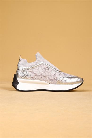 Sora Gümüş Renkli Yazlık Yürüyüş Ayakkabı