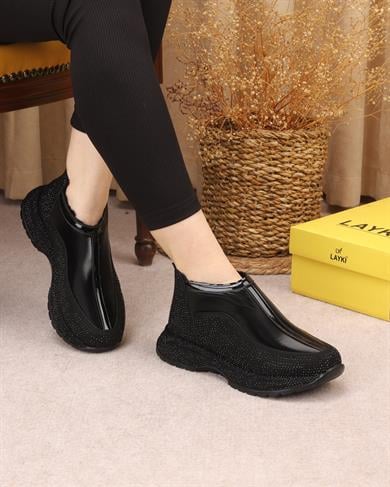 Fiora Siyah Raş Deri Taşlı Desenli Kışlık Bot