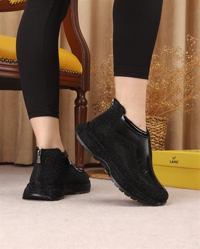 Fiora Siyah Raş Deri Taşlı Desenli Kışlık Bot
