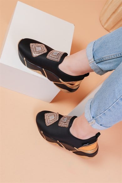 İmmobile Altın Renkli Önü Parlak Taşlı Paraşüt Kumaş Lux Kadın Spor Ayakkabı