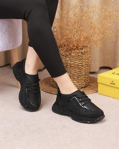 Polia Siyah Renkli Taşlı Detaylı Kadın Yürüyüş Ayakkabısı Sneakers