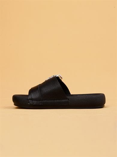 Vera Siyah Renkli Hakiki Deri Tokalı Kalın Taban Lüx Terlik