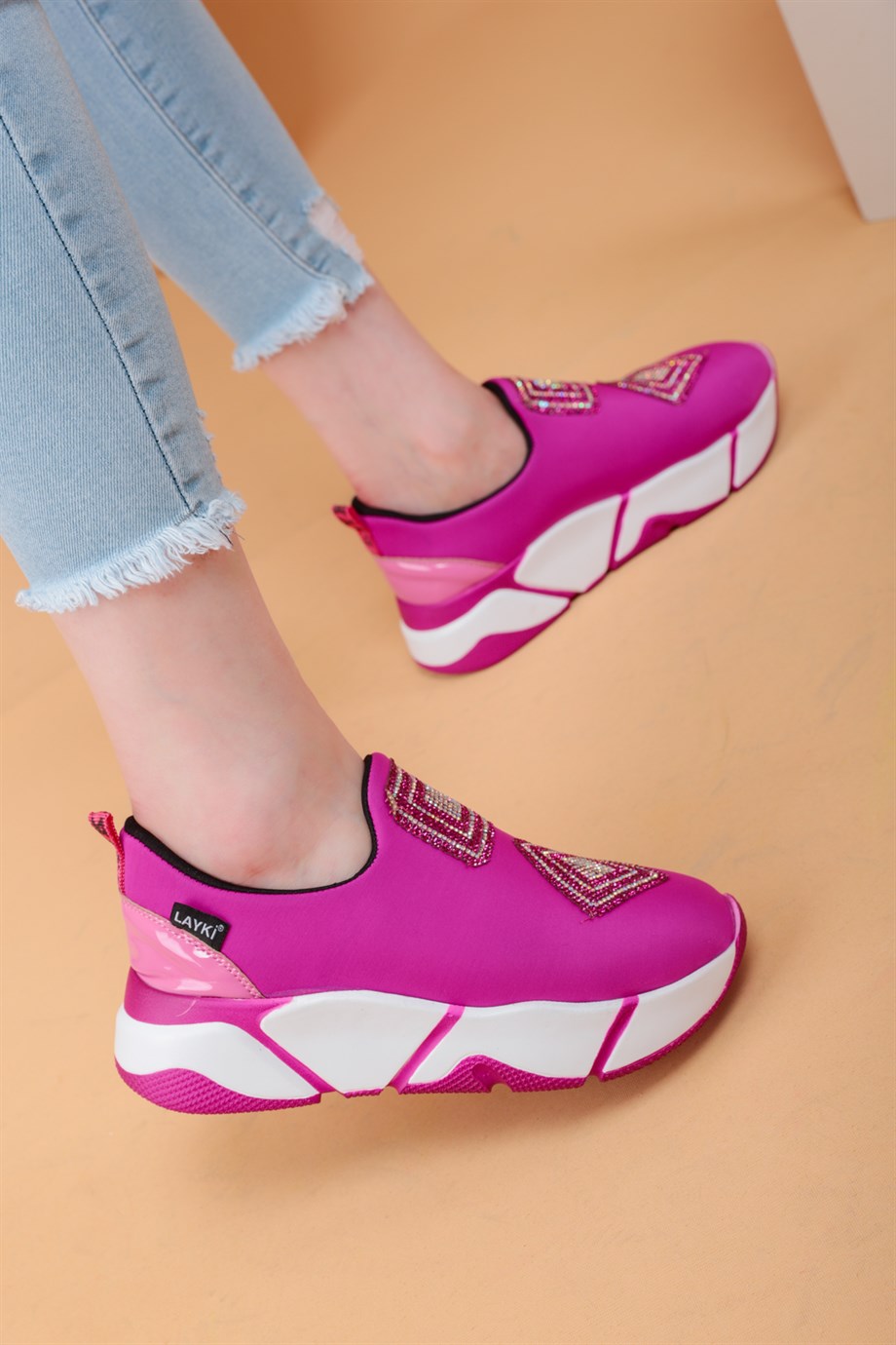 İmmobile Fuşya Renkli Önü Parlak Taşlı Paraşüt Kumaş Lux Kadın Spor Ayakkabı