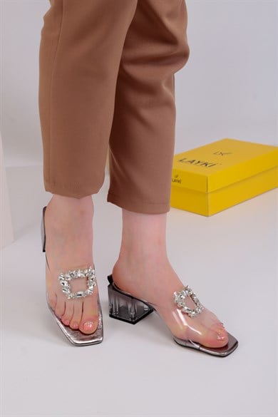 109010430000002laykiKısa Topuklulayki.com | Hernando Platin Renkli Kadın Topuklu Ayakkabı  Hernando Platin Renkli Kadın Topuklu Ayakkabı 