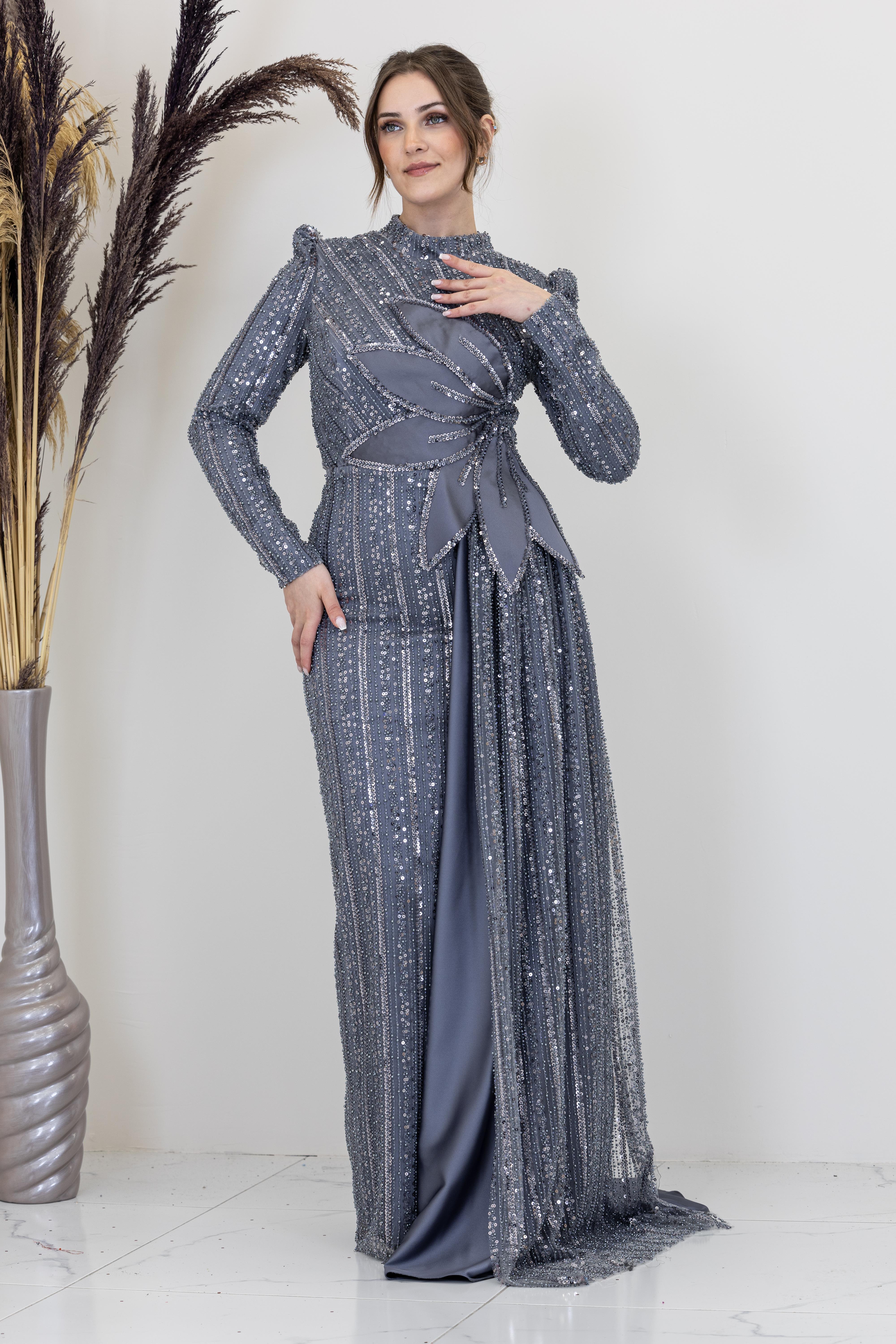 Beli Çiçek Detaylı Bergüzar Abiye - Gri