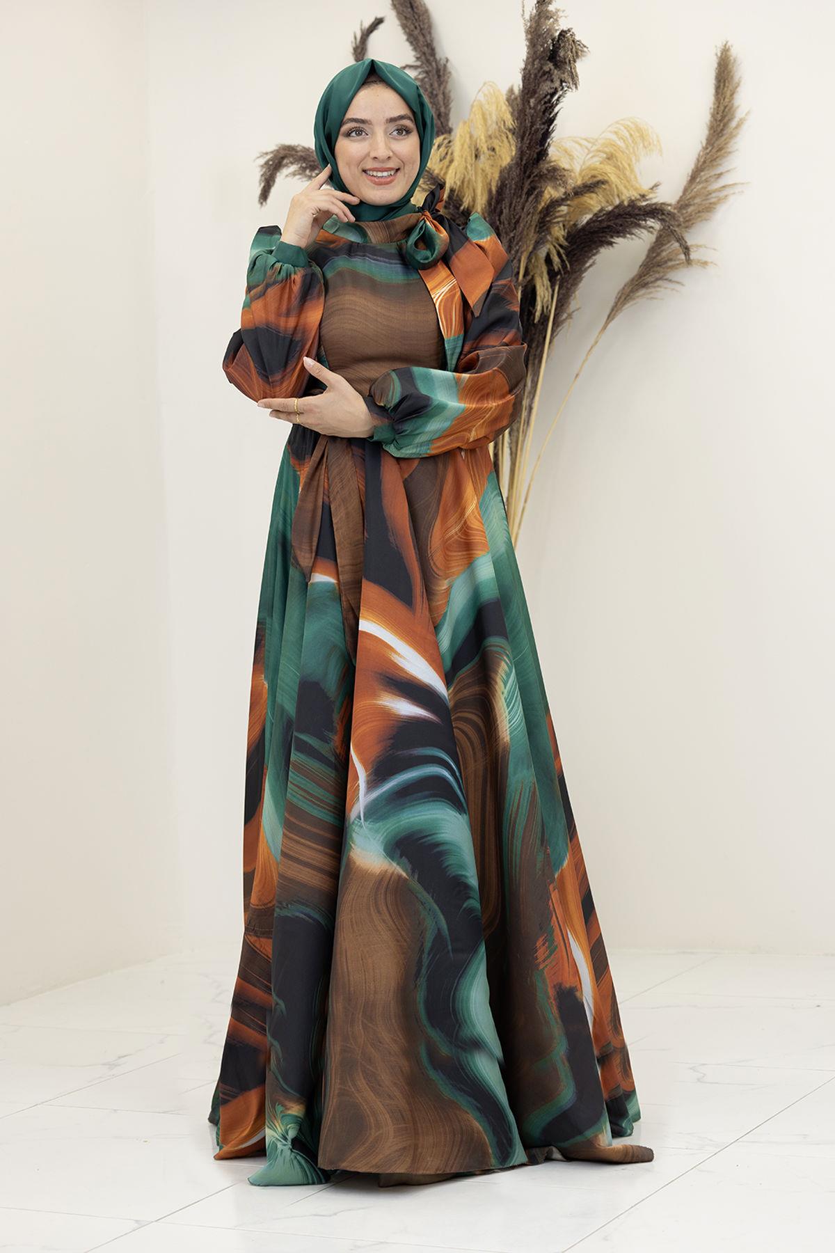 İpek Saten Kemerli Yakası Fiyonklu Desenli Ebruli Elbise