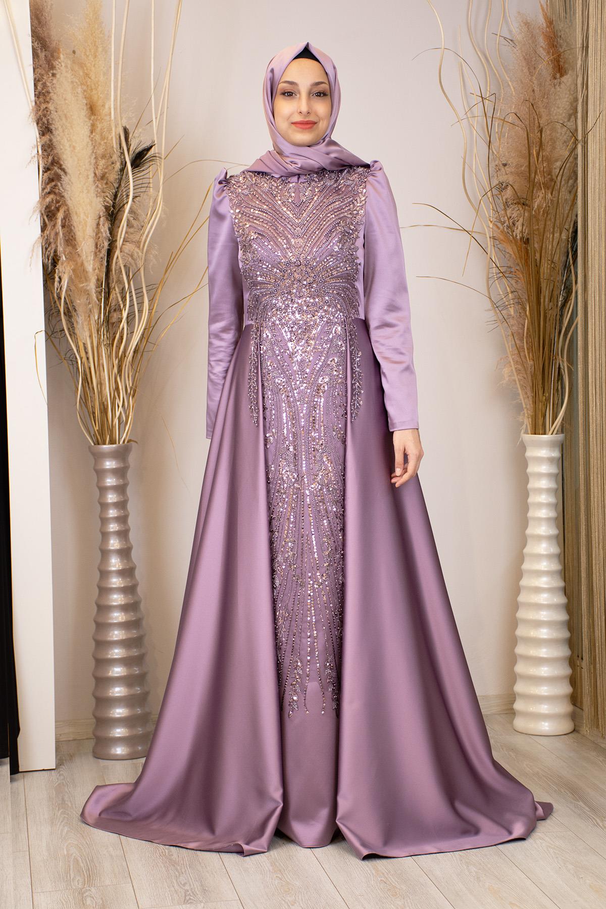 Kuyruklu Aplik İşlemeli Hakim Yaka Damla Tesettür Abiye - Lila