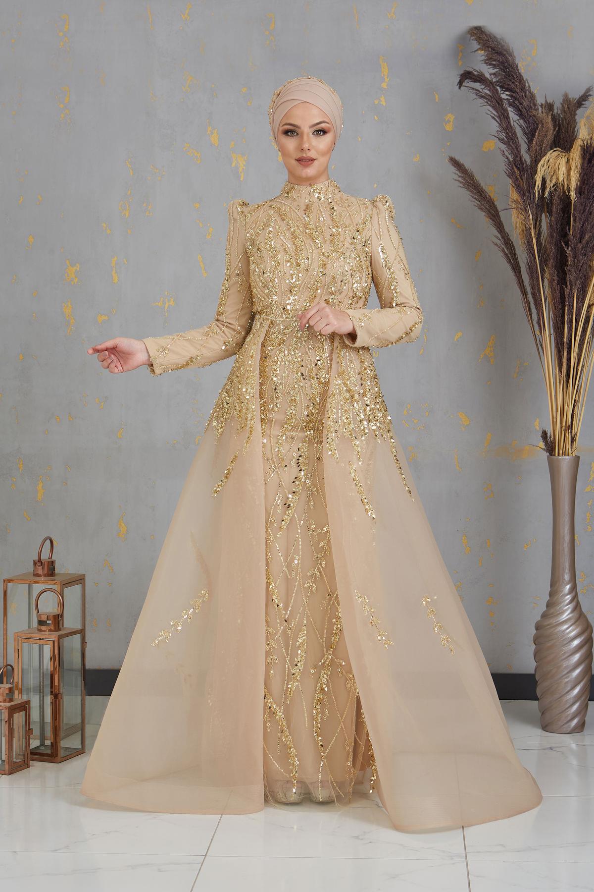 Kuyruklu Aplik İşlemeli Mihrimah Tesettür Abiye - Bej