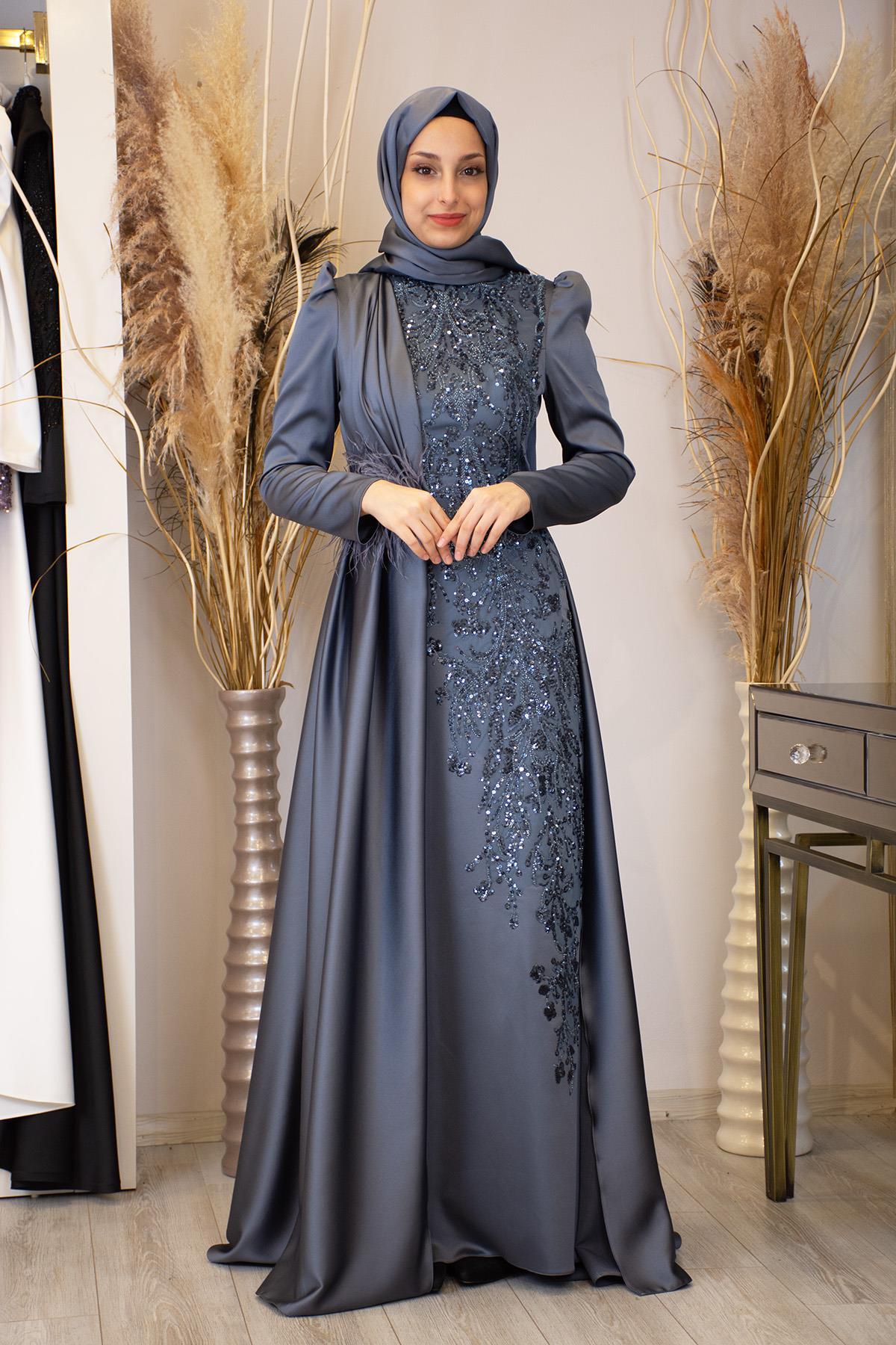 Kuyruklu Tüy Detaylı Aplik İşlemeli Lina Tesettür Abiye - Antrasit