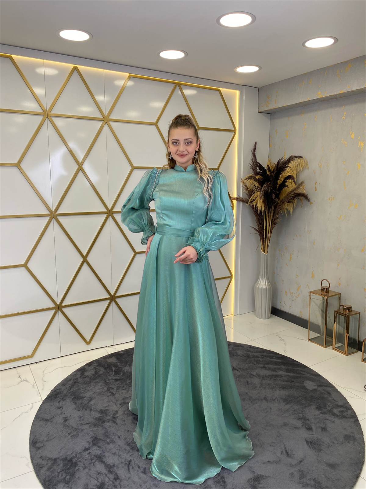 Omuzu Taşlı Sema Tesettür Abiye - Fıstık Yeşili