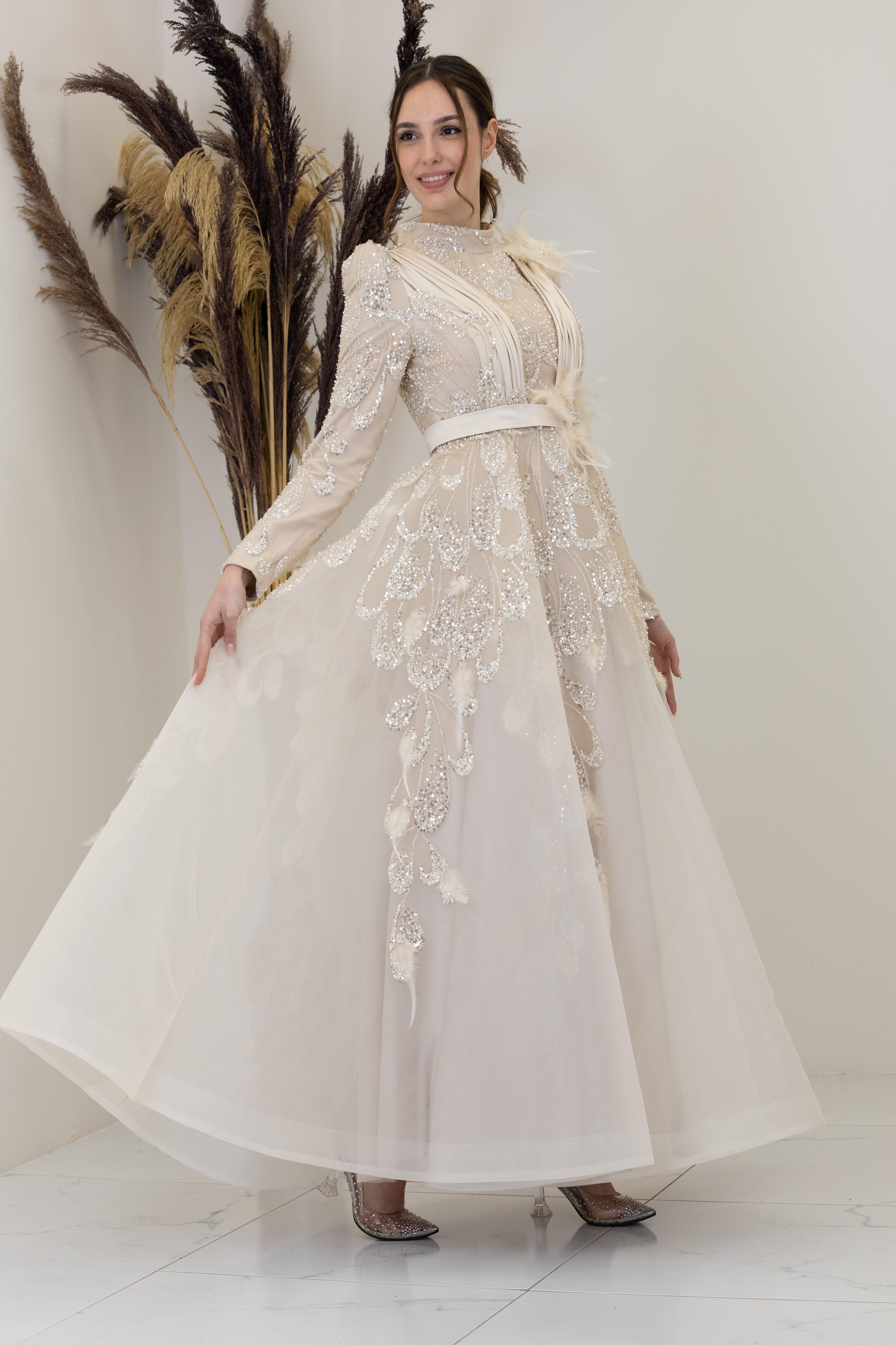 Omuzu ve Beli Tül Detayli Simge Abiye - Krem