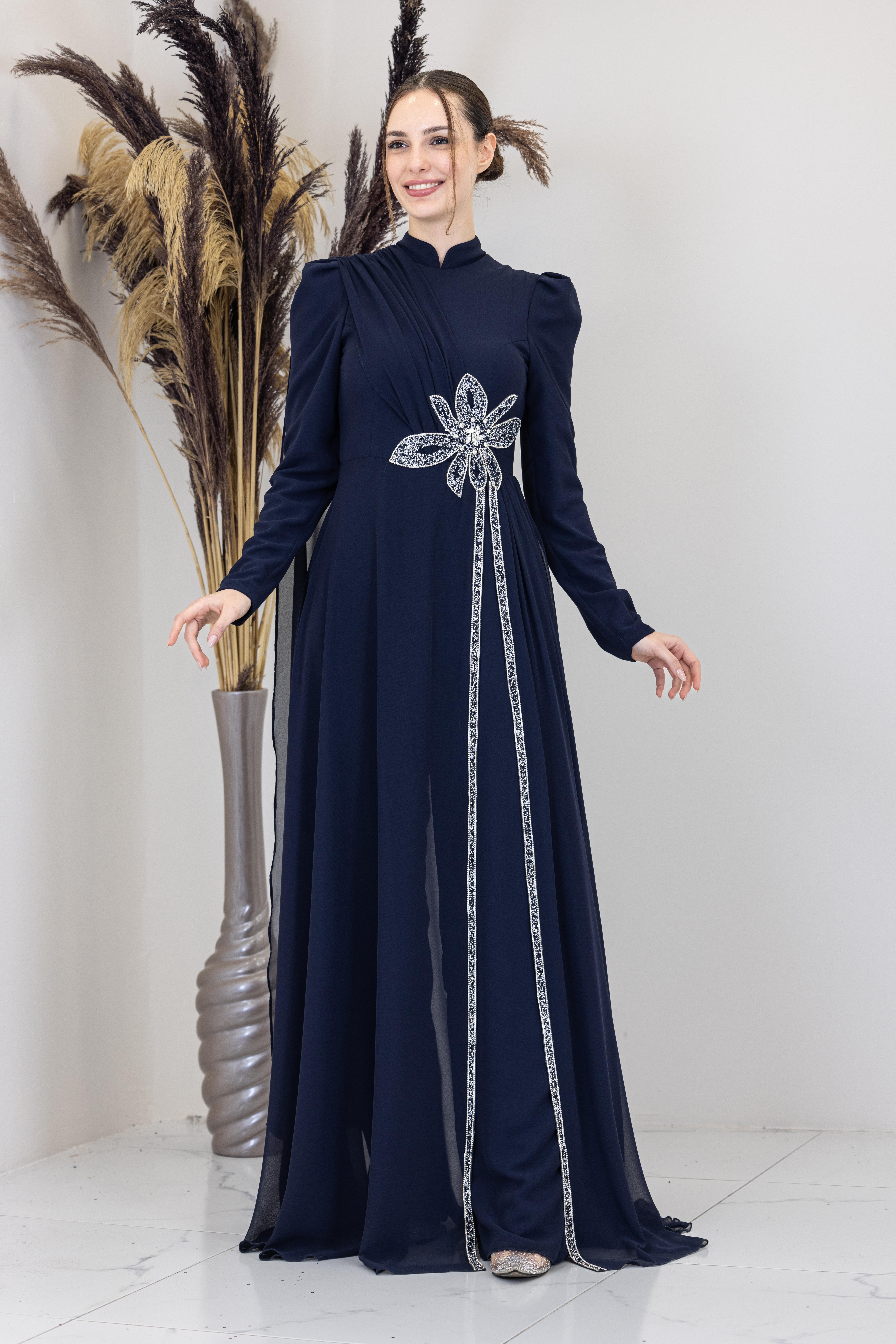 Omzu Pelerinli Çiçek Tulum - Lacivert