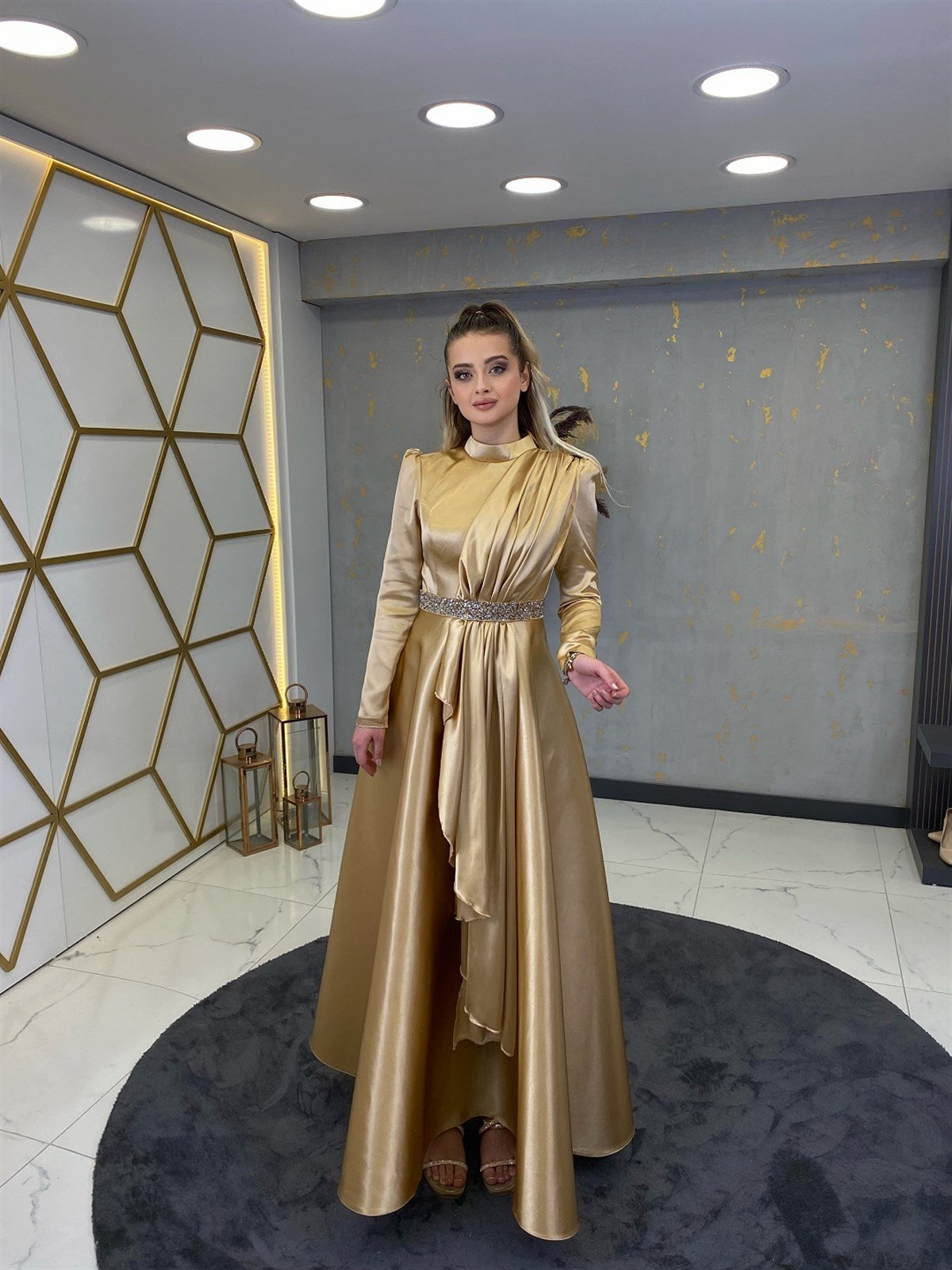 Taş Kemerli Suna Drapeli Tesettür Abiye - Gold