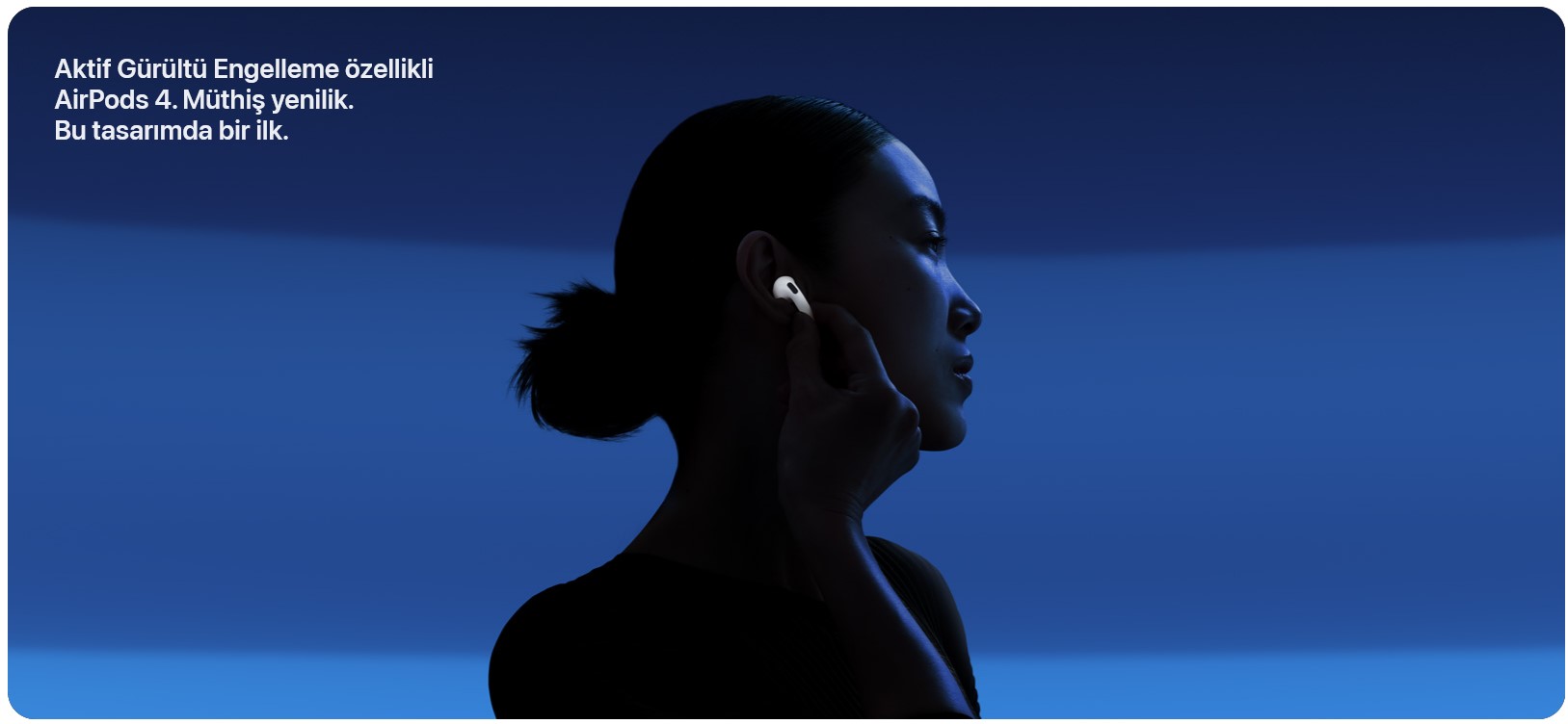 AirPods 4, açık kulak tasarımında ilk defa Aktif Gürültü Engelleme seçeneği sunuyor. Bu özellik, H2 çipin ve geliştirilmiş mikrofonların desteğiyle uçak motorları, havalandırma sistemleri ve araç trafiği gibi etrafınızdaki düşük frekanslı gürültüyü siz duymadan azaltıyor.