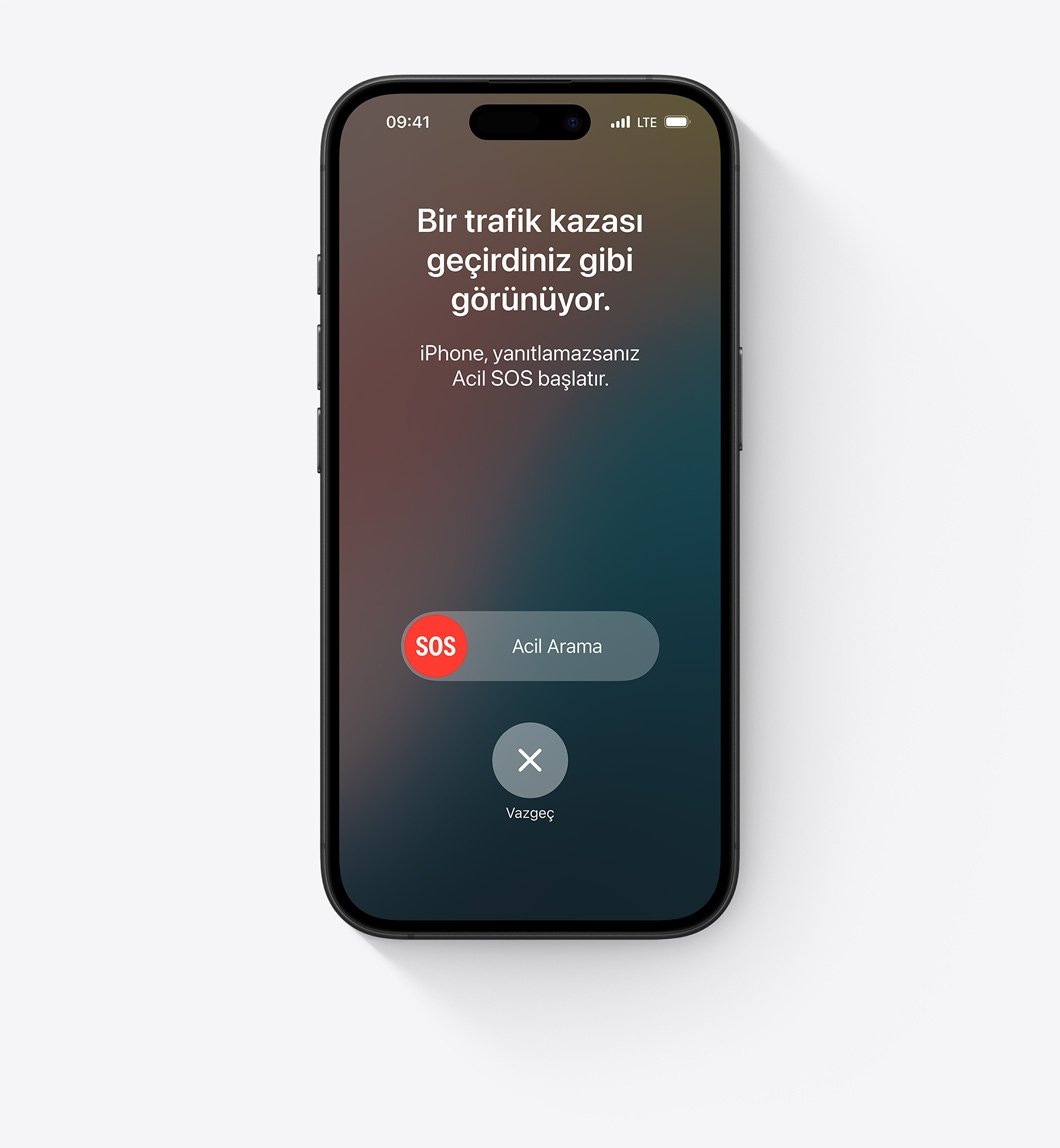 Trafik Kazası Algılama özelliği, ciddi bir araba kazasını algılamak için donanım sensörleri ve gelişmiş hareket algoritmaları kullanıyor. Ardından iPhone, siz arayamıyorsanız 112’yi arıyor ve acil durum kişilerinize haber veriyor.