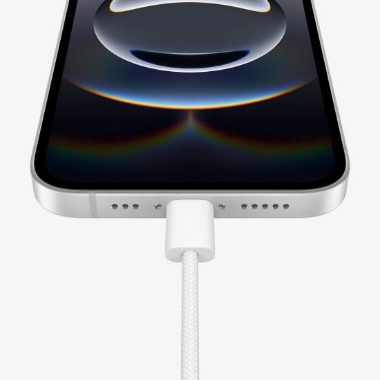 USB-C (Type-C) Bir bağlantı hepsine yeter.   iPhone 16e, hem diğer Apple aygıtlarını hem de pek çok aksesuarı bağlamak ve şarj etmek için kullanılabilen USB‑C bağlantı noktasına sahip.