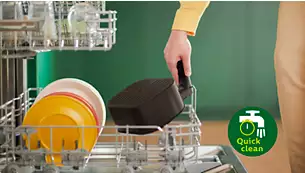 Kullanımı ve temizlemesi kolay Ayrılabilir bütün parçalar bulaşık makinesinde yıkanabilir. Airfryer'ın QuickClean sepeti, kolay temizleme için yapışmaz bir kaplamaya sahiptir. Havayla kızartma, evinizi o bilindik ağır kızartma kokusundan kurtarır.