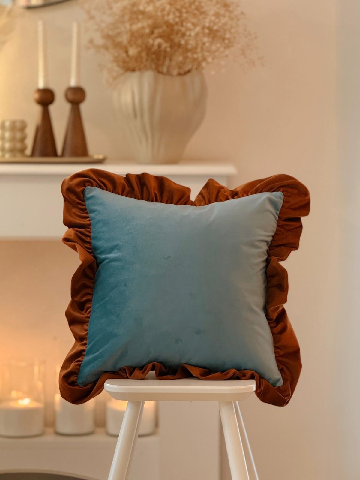 Fırfırlı Kadife Kırlent Kılıfı 40x40 cm Turkuaz-Turuncu