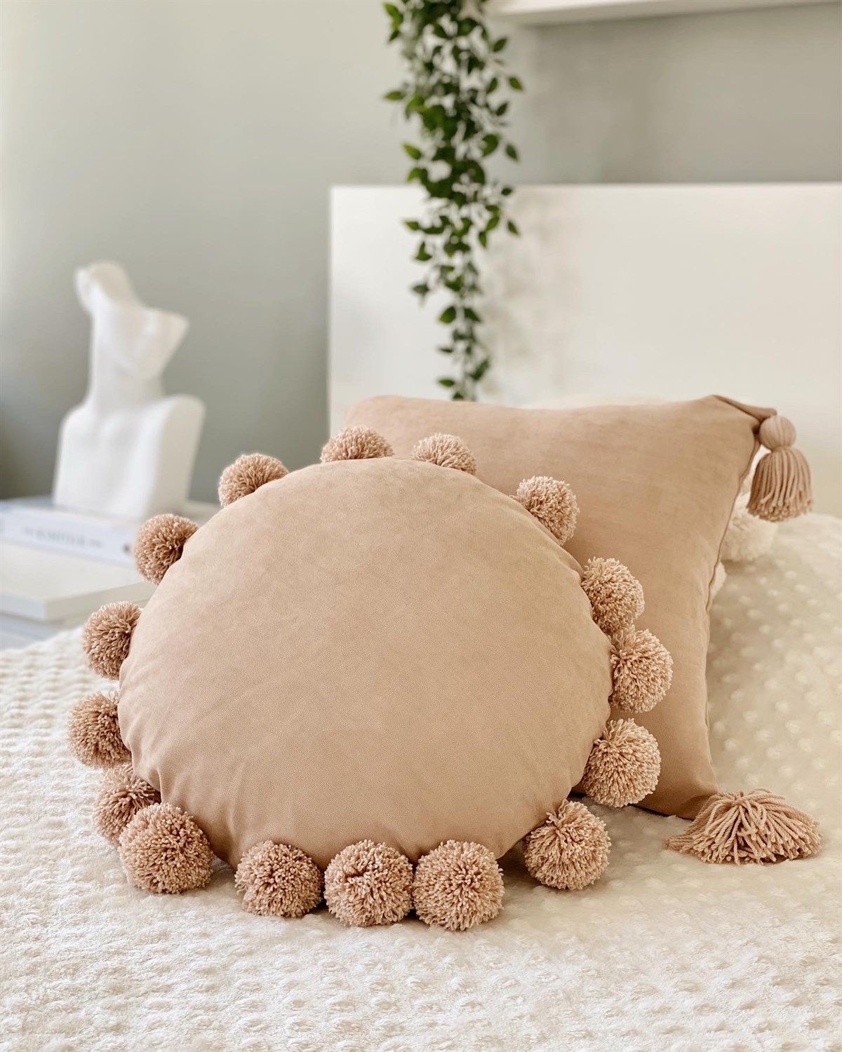 Ponponlu Kırlent Ponpon Yastık Pudra 45 Cm