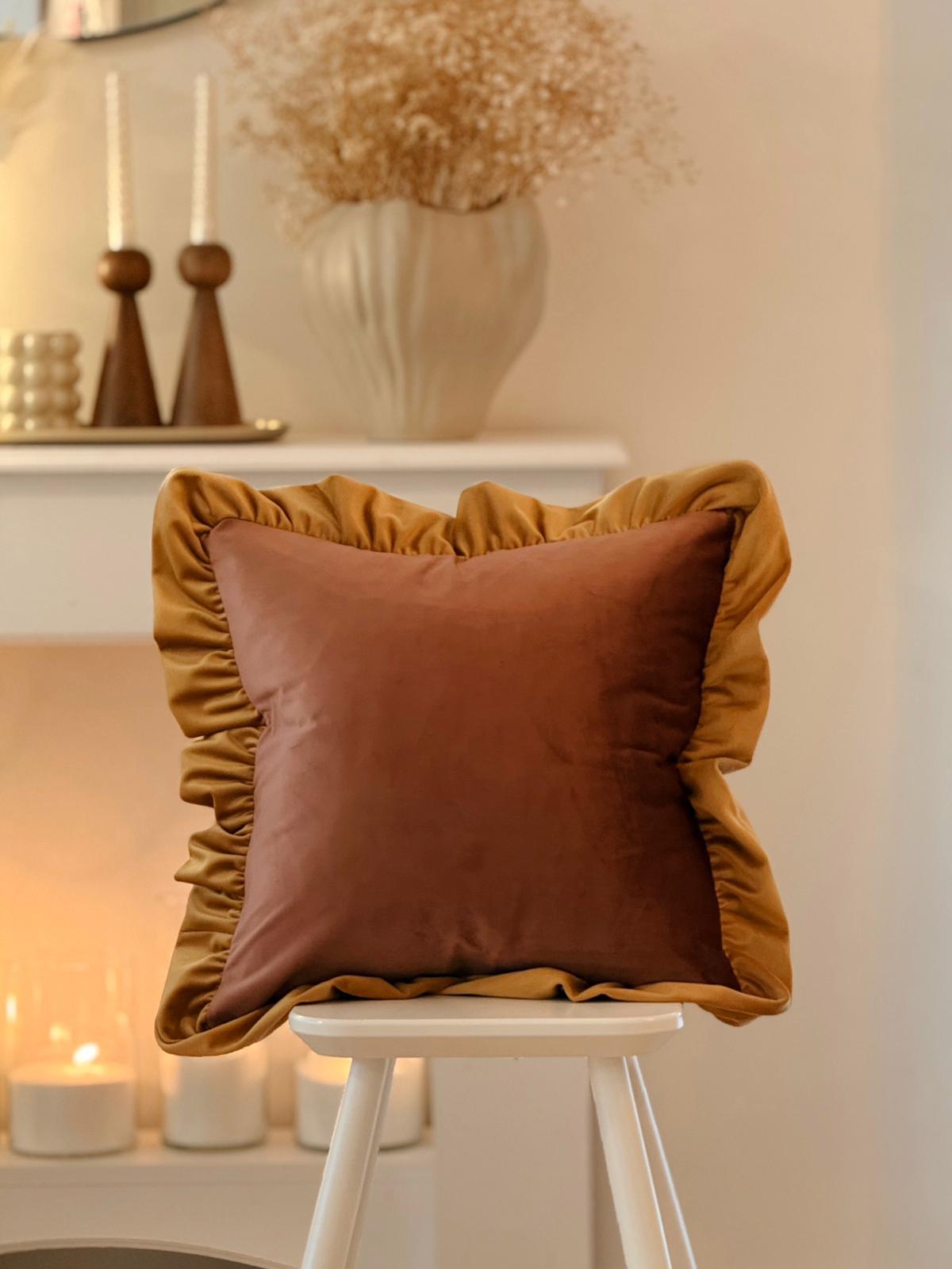 Fırfırlı Kadife Kırlent Kılıfı 40x40 cm Gül Kurusu-Hardal Sarı
