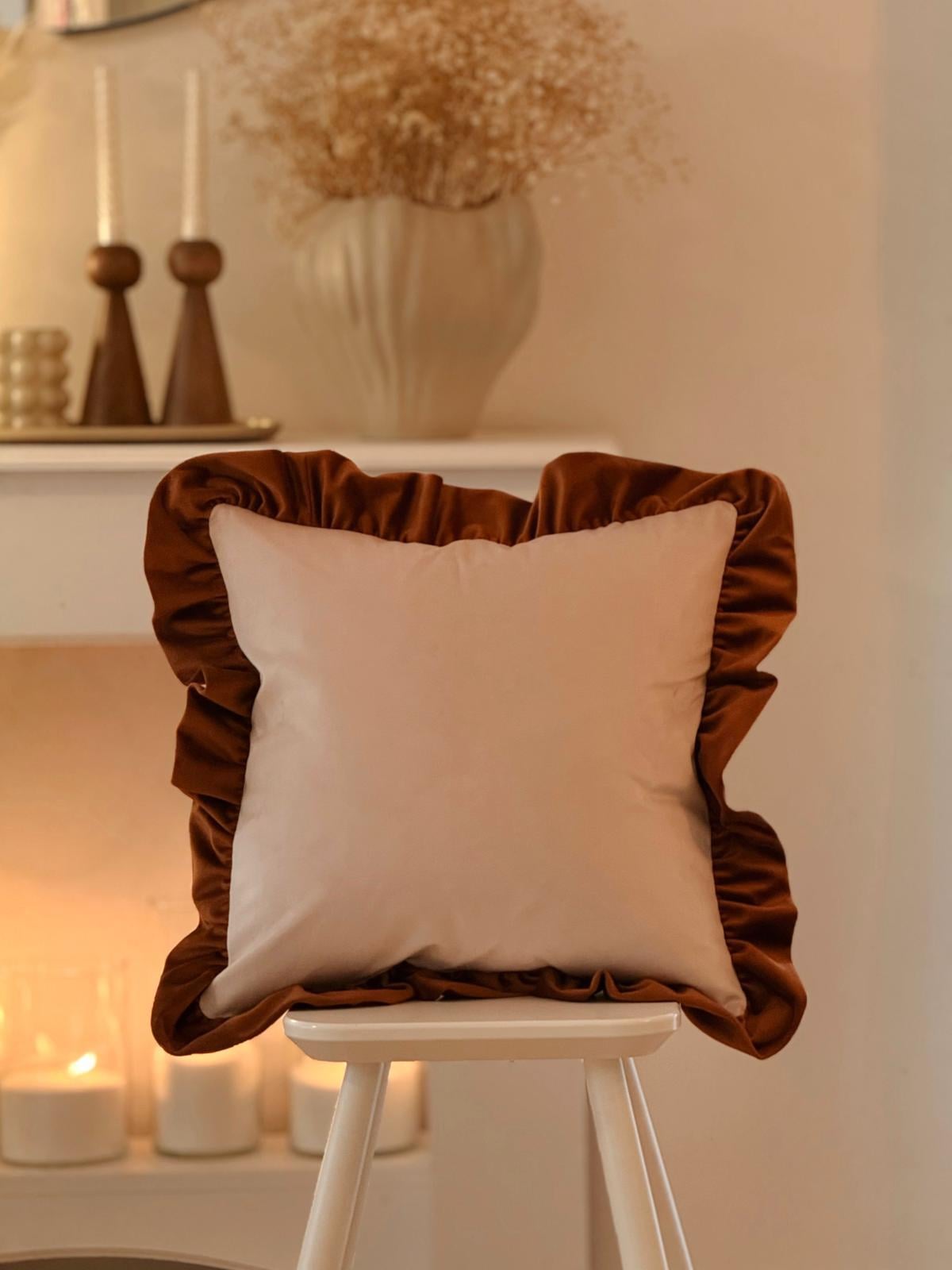 Fırfırlı Kadife Kırlent Kılıfı 40x40 cm Pudra-Turuncu