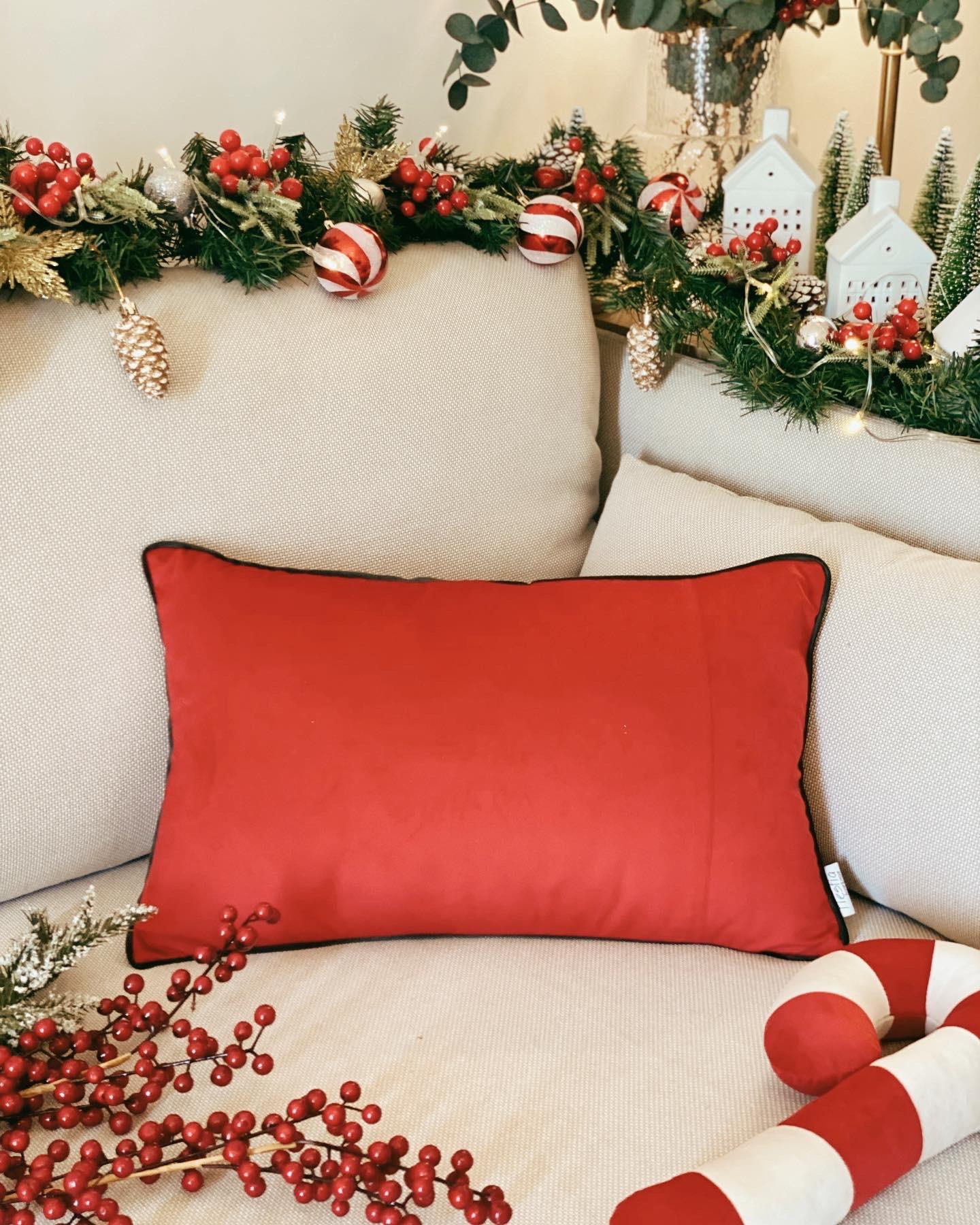 Kadife Biyeli Yastık Kılıfı