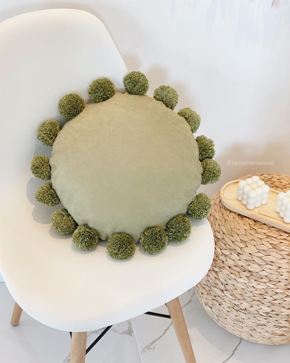 Ponponlu Kırlent Ponpon Yastık Yeşil 45 Cm