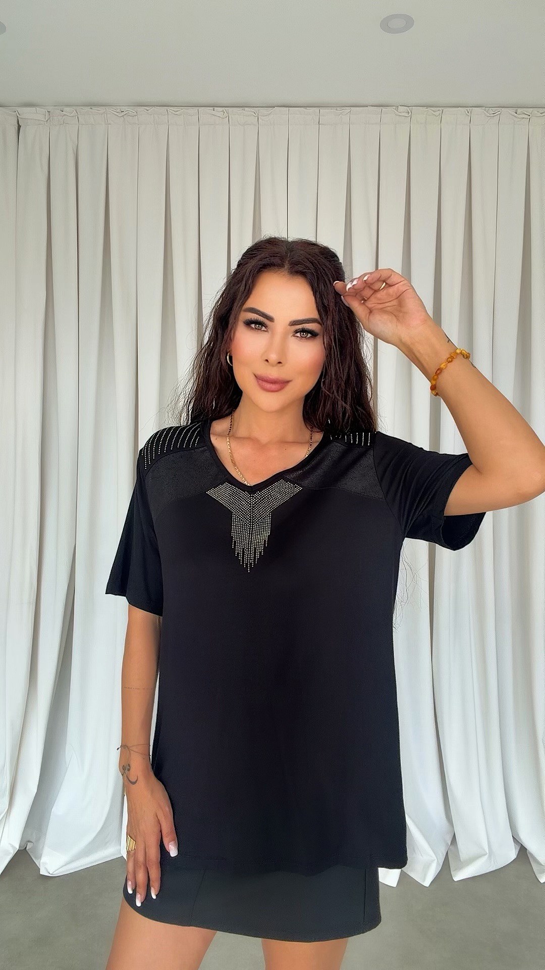 Kaisa Kadın Yaka Taş Detaylı Siyah Bluz