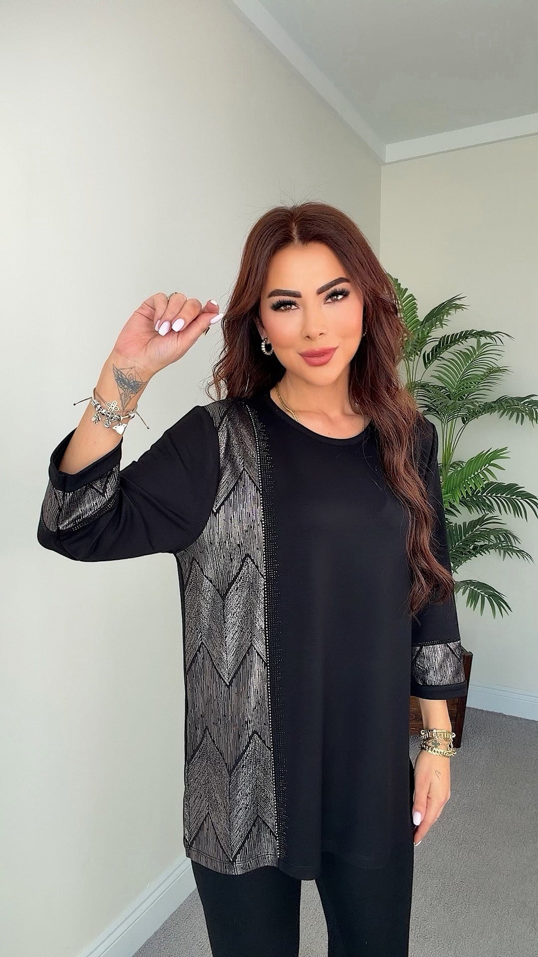 Lunke Kadın Şerit Detaylı Fakir Kol Siyah Bluz